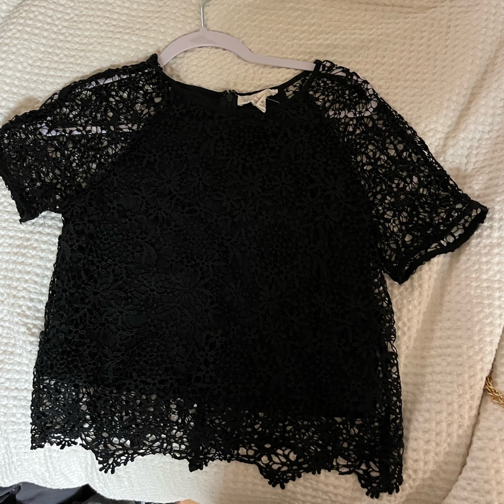 Black lace Forever 21 crop